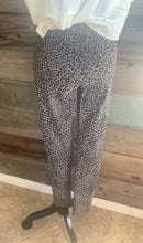 Load image into Gallery viewer, Leopard Stretch Dress Legging
